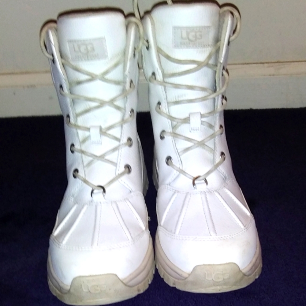 UGG Yose Womens Boot